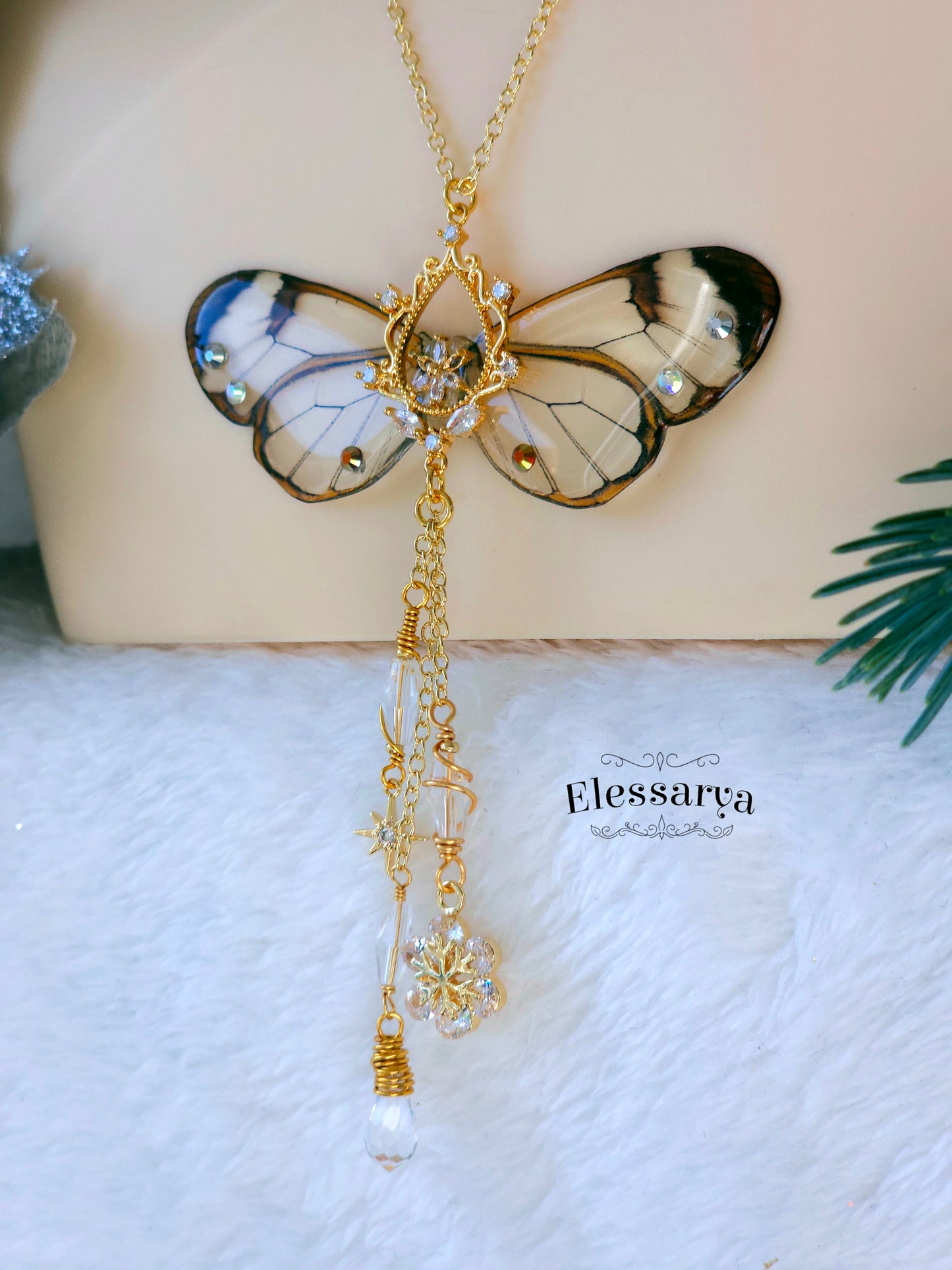 Colier cu Zâna Fermecată de Sticlă