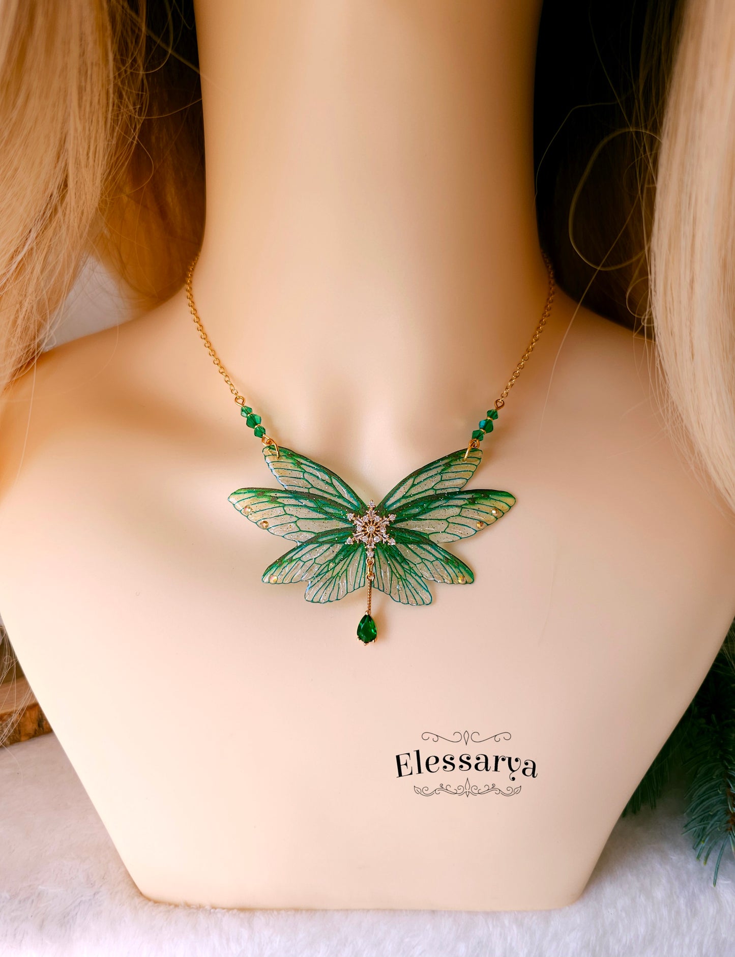 Colier cu Zâna Reflexii de Crăciun în Verde