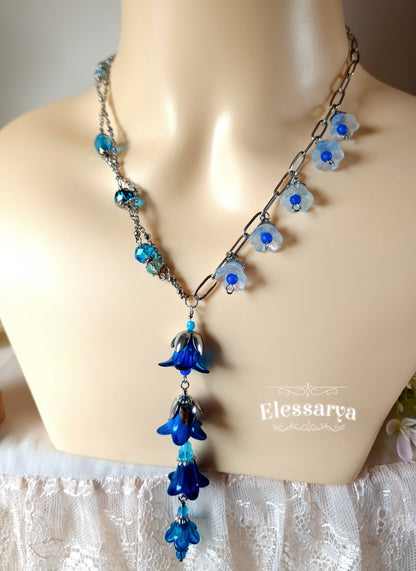 Set floral albastru cu cercei și colier