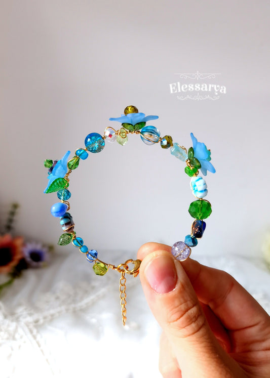 Brățară bangle cu flori albastre