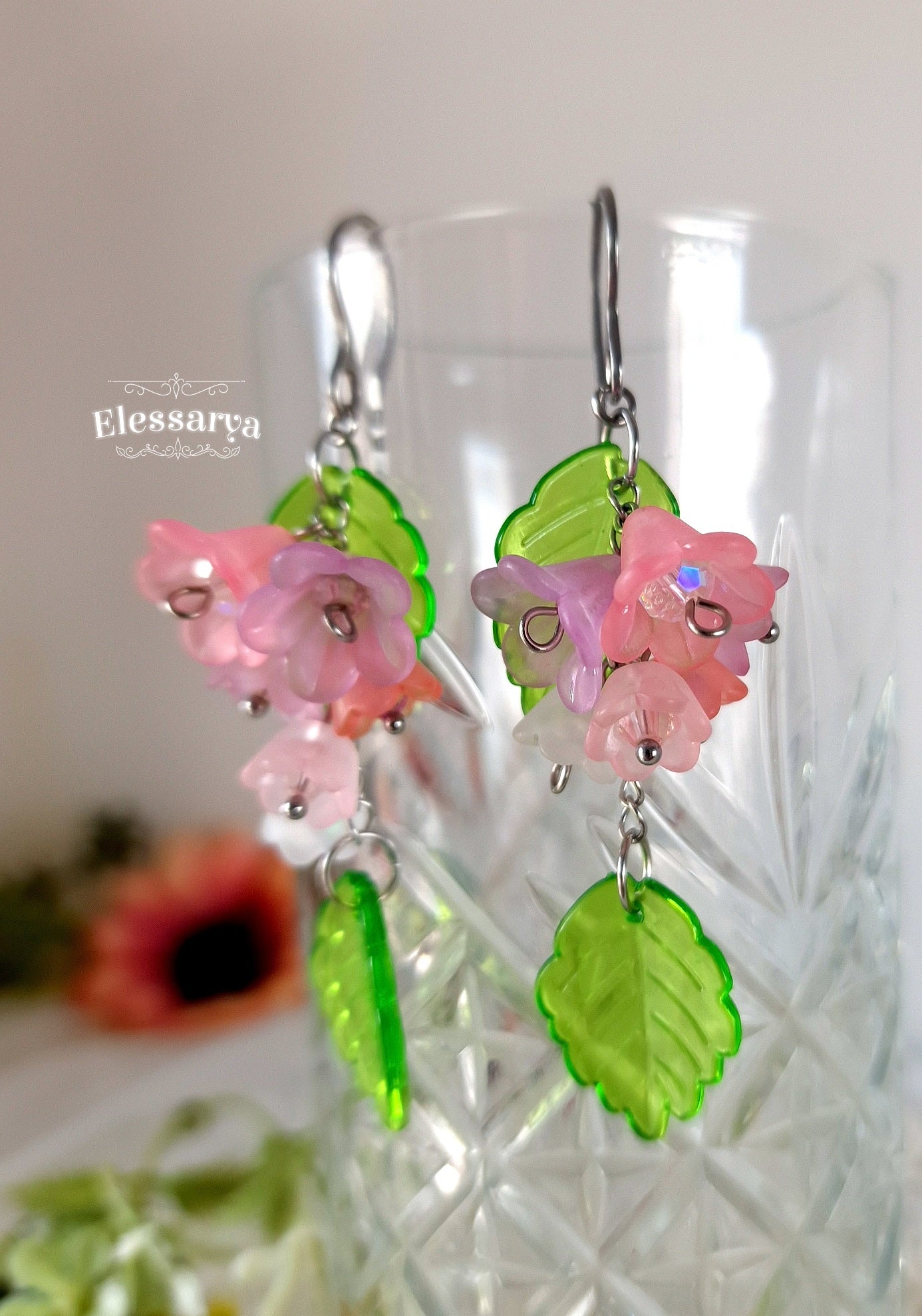 Cercei cu flori roz și frunze