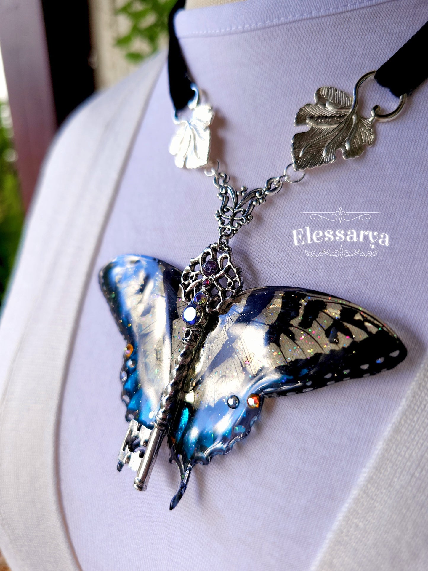 Colier Zâna Coada Rândunicii