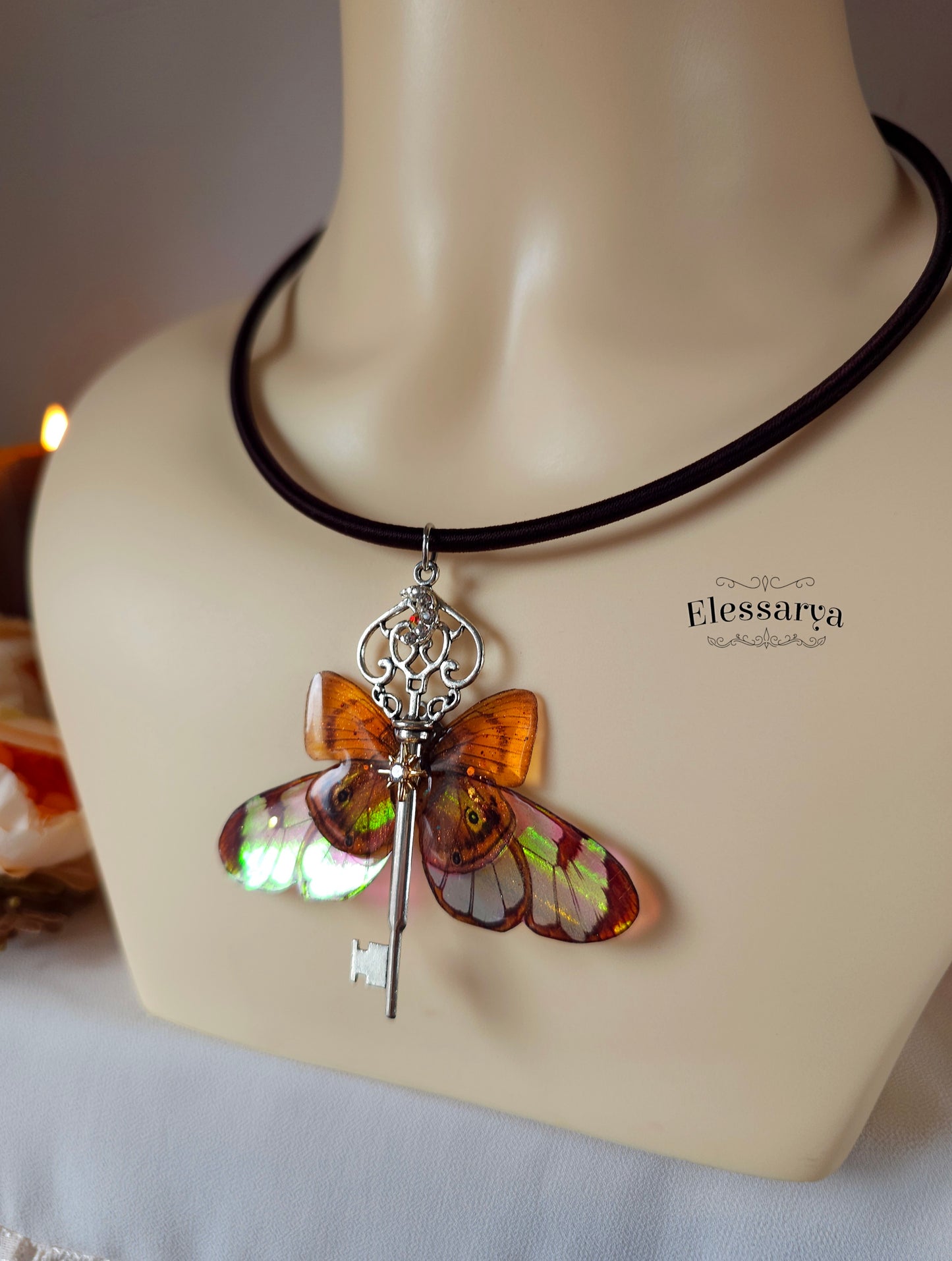 Colier cu Zâna Cheia Toamnei Fermecate