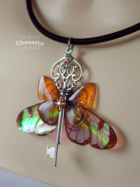 Colier cu Zâna Cheia Toamnei Fermecate