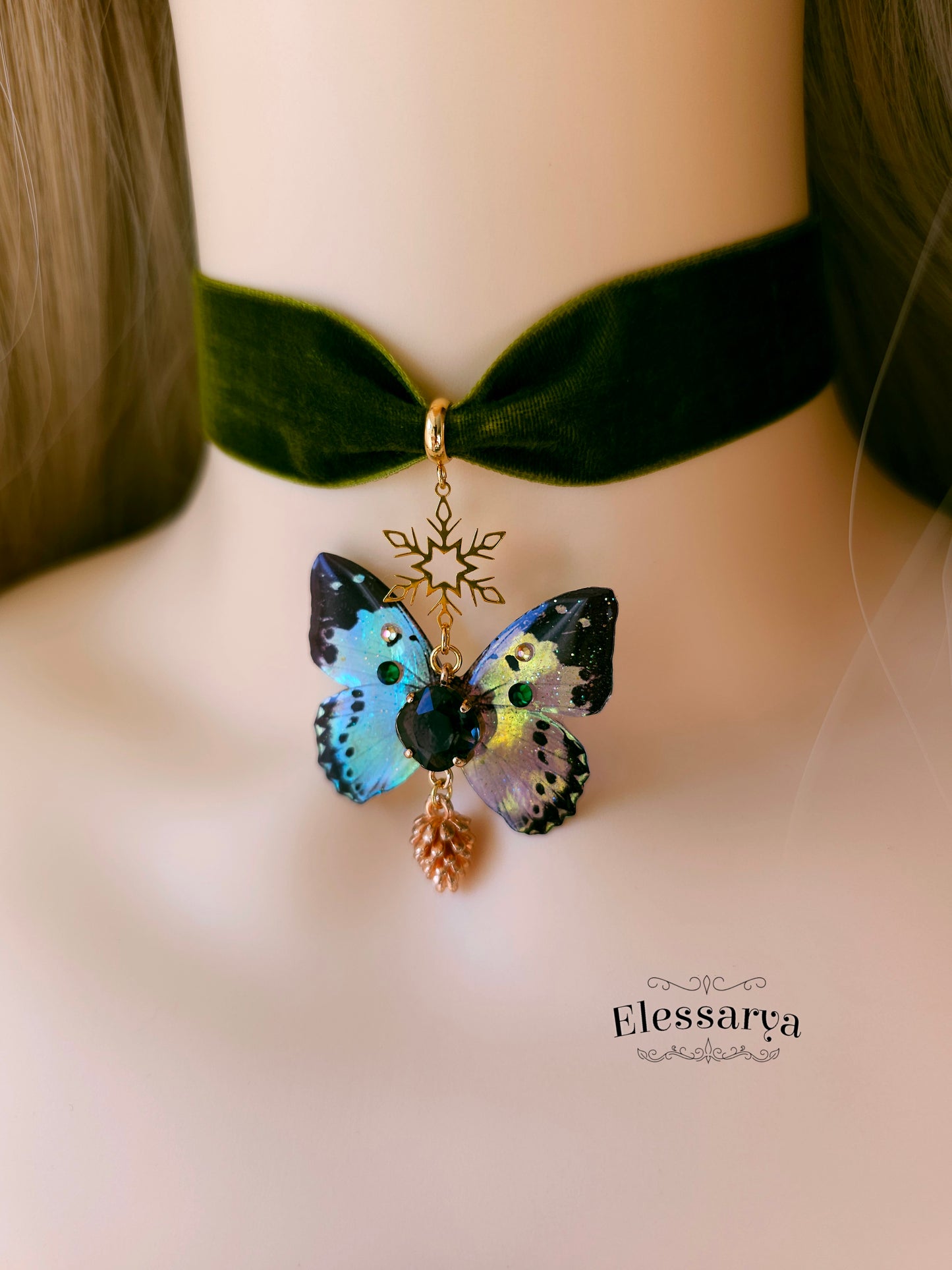 Choker cu Fluturele Soltițiului de Iarnă