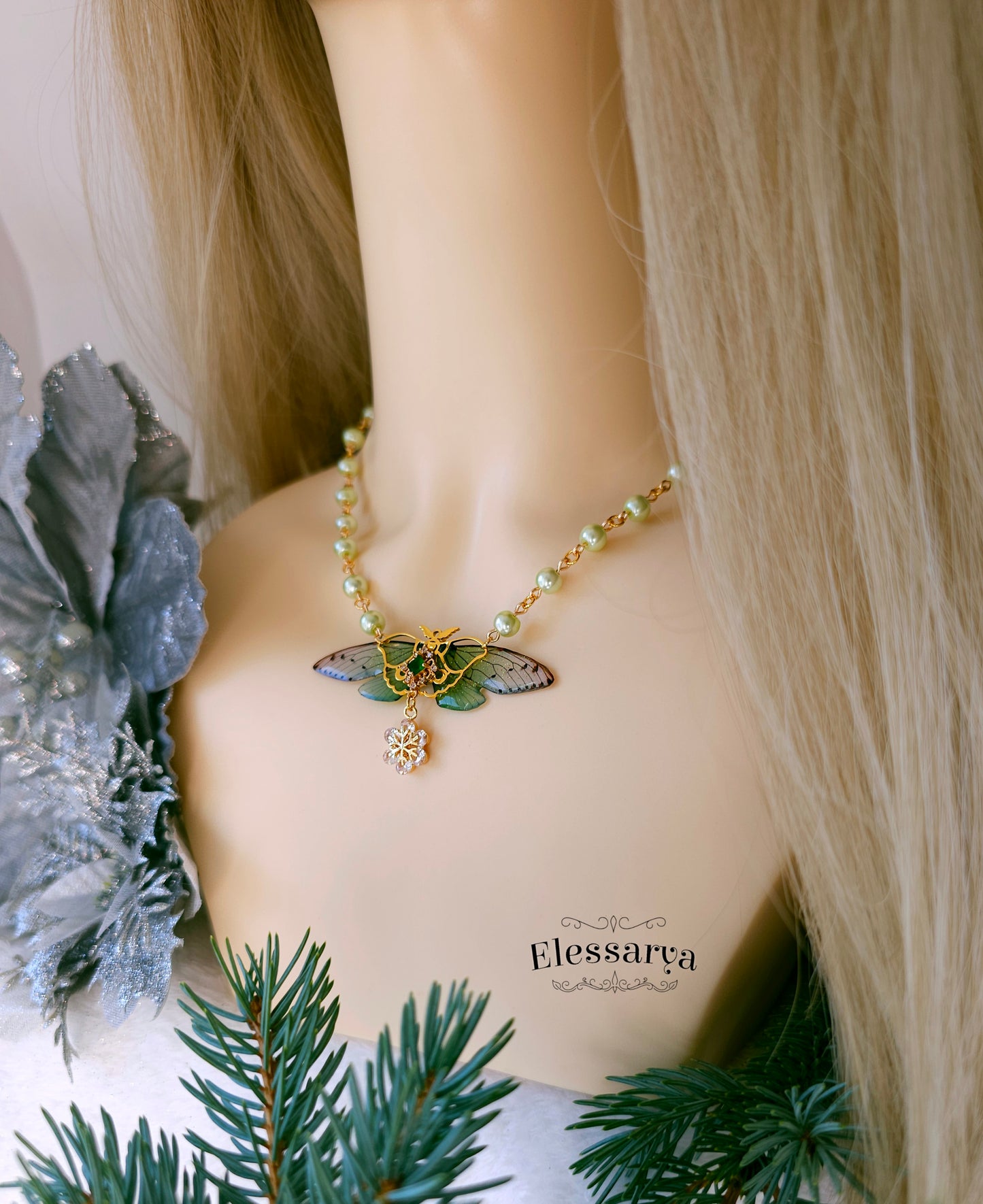 Colier cu Zâna Regală a Iernii