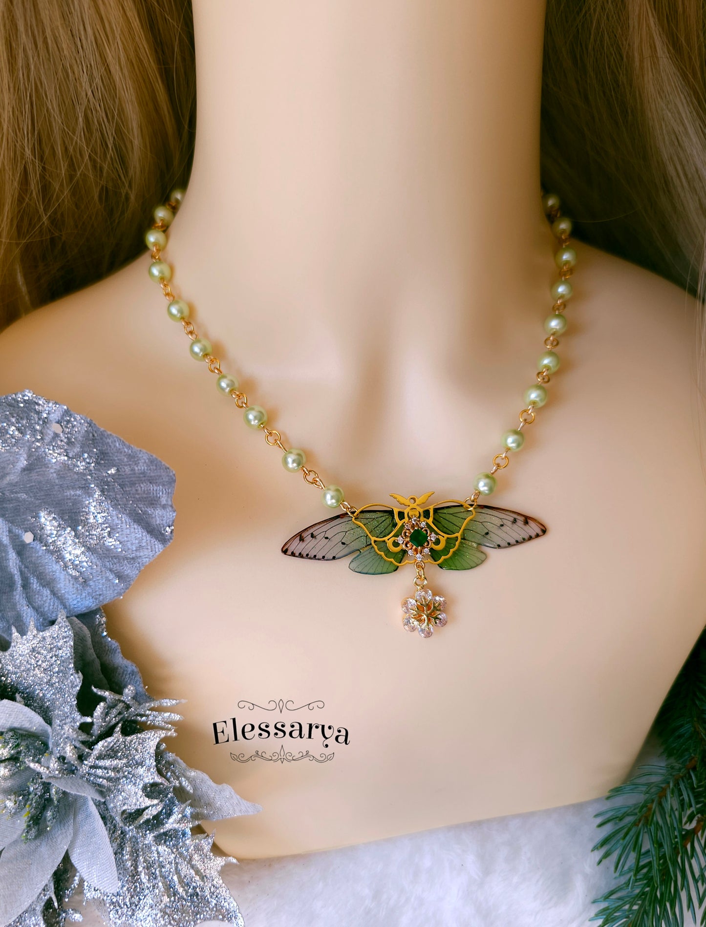 Colier cu Zâna Regală a Iernii