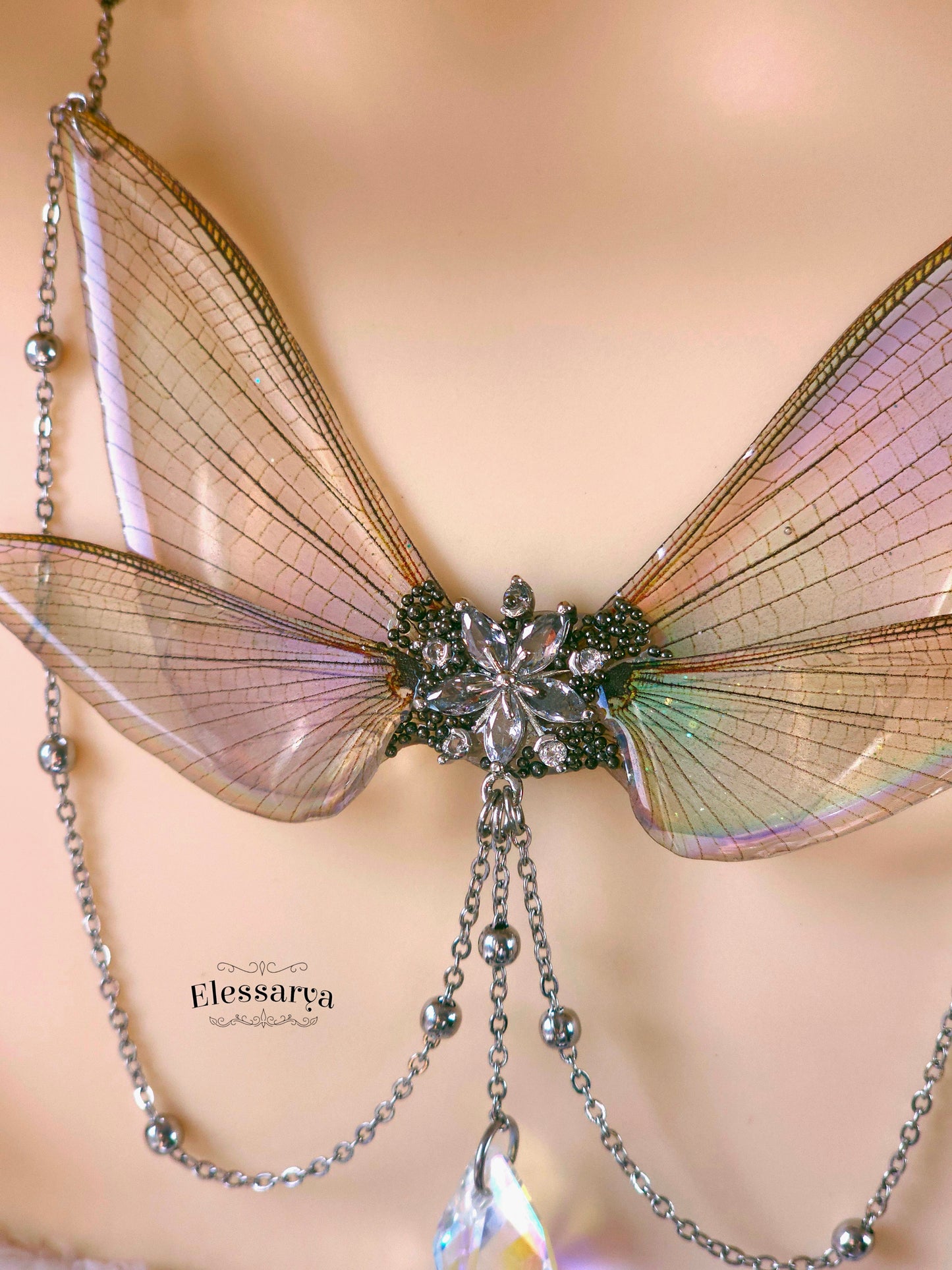 Colier cu Zâna Arhanghel din Lumină