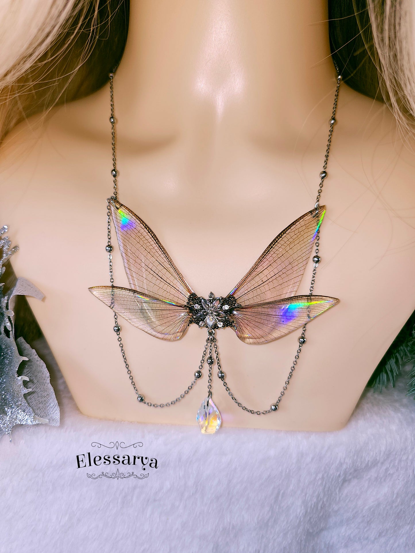 Colier cu Zâna Arhanghel din Lumină