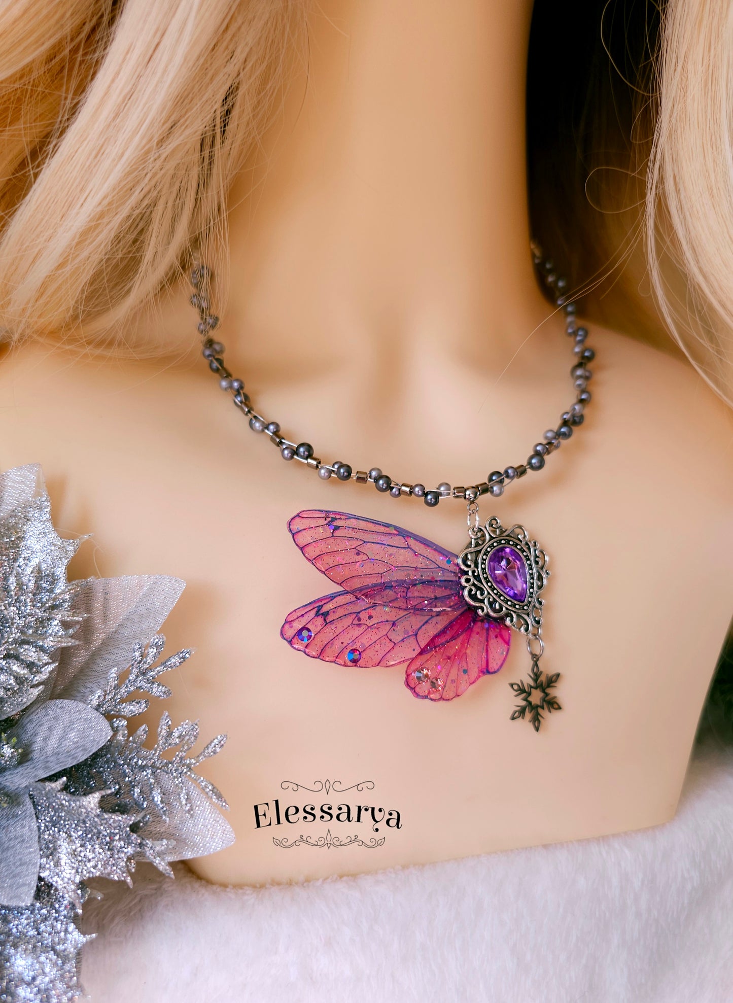 Colier cu Zâna Iernii Cosmice