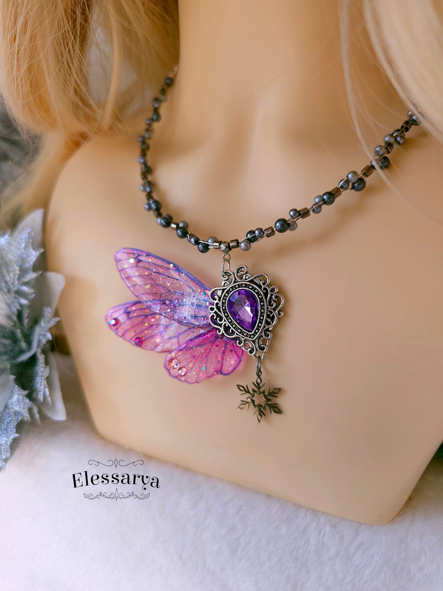 Colier cu Zâna Iernii Cosmice