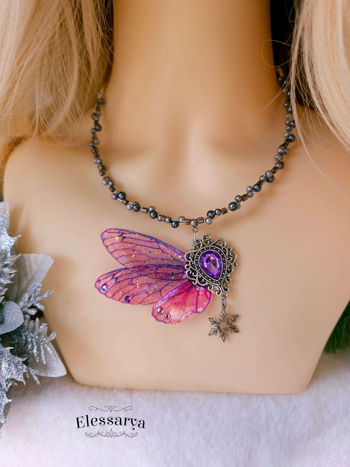 Colier cu Zâna Iernii Cosmice