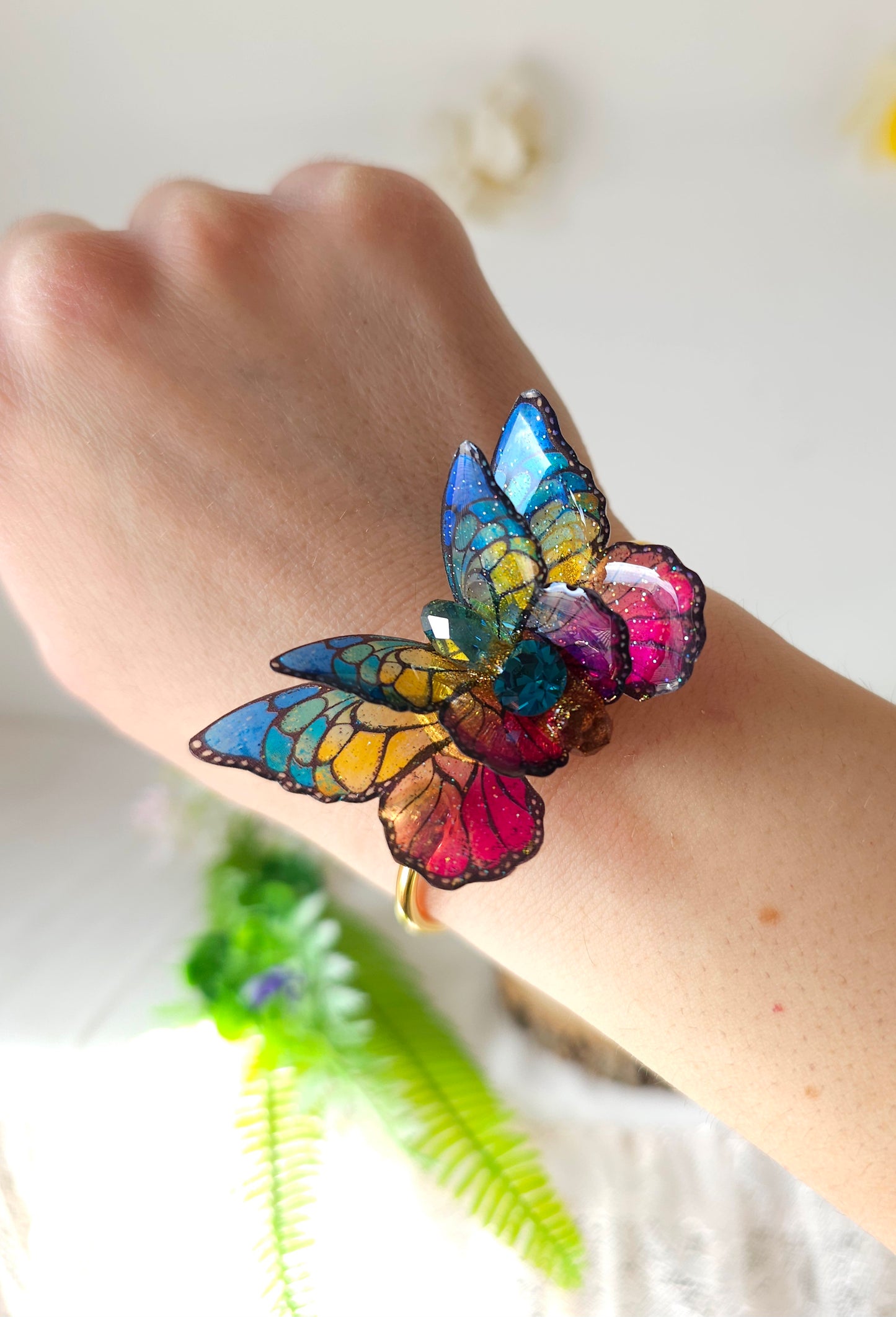 Brățară bangle deschisă – Fluture iridescent