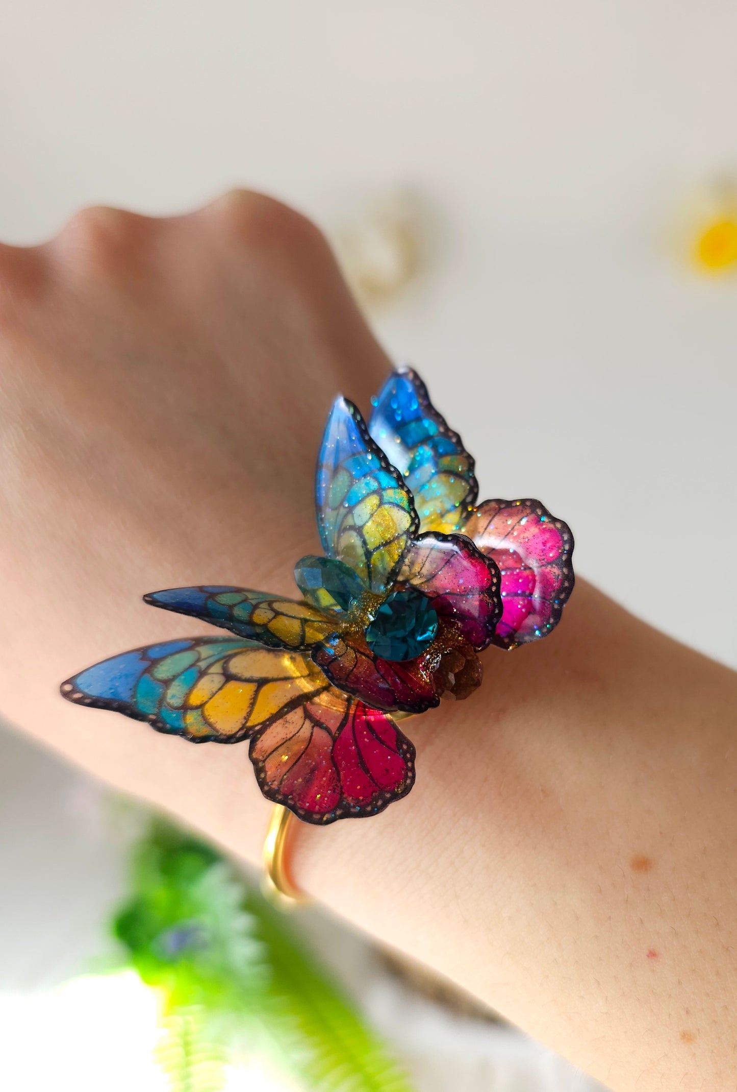 Brățară bangle deschisă – Fluture iridescent