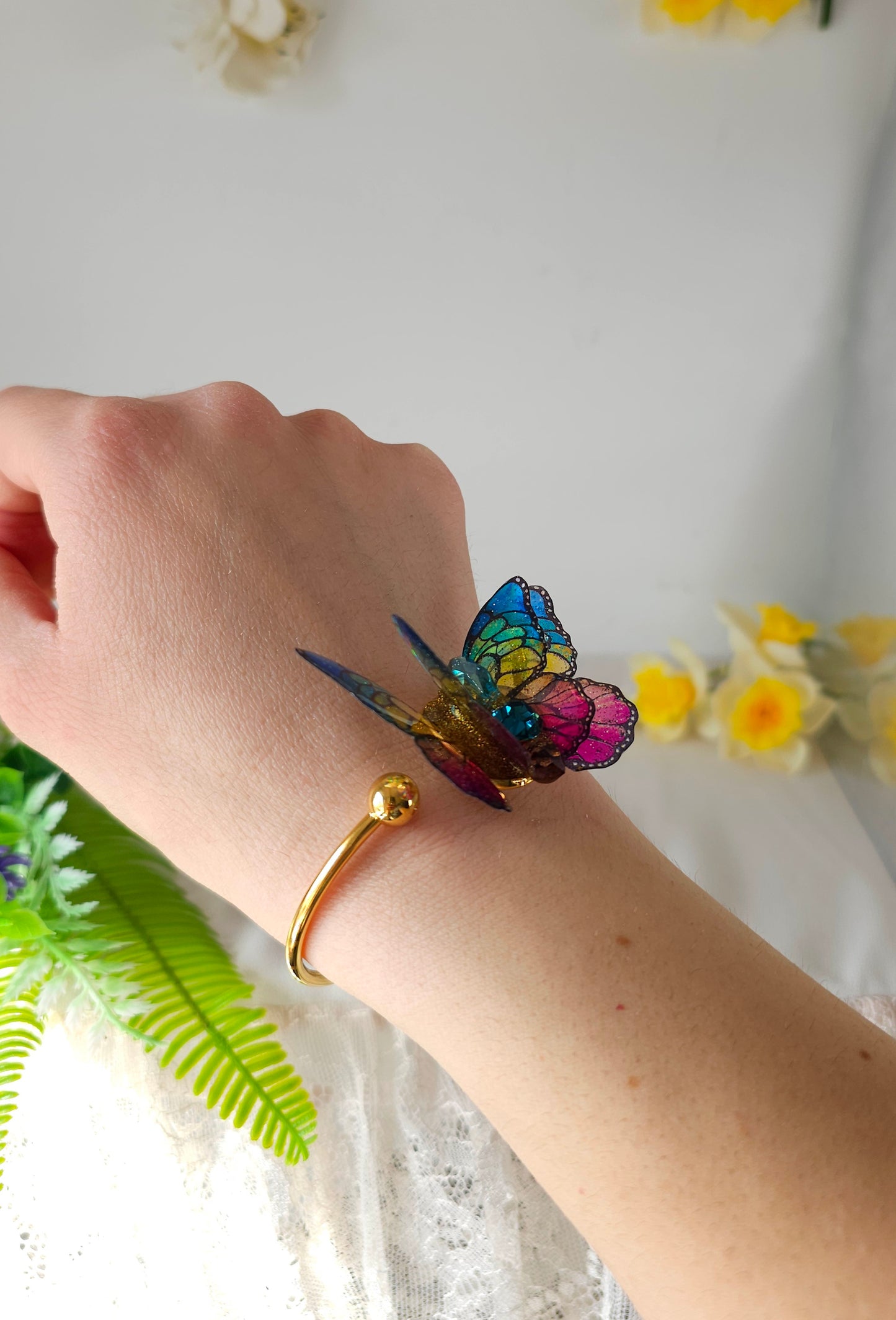 Brățară bangle deschisă – Fluture iridescent