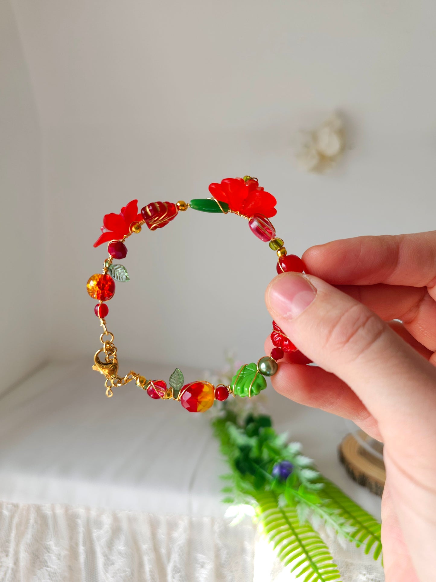 Brățară Florală - Roșu Intens din Livada Fermecată