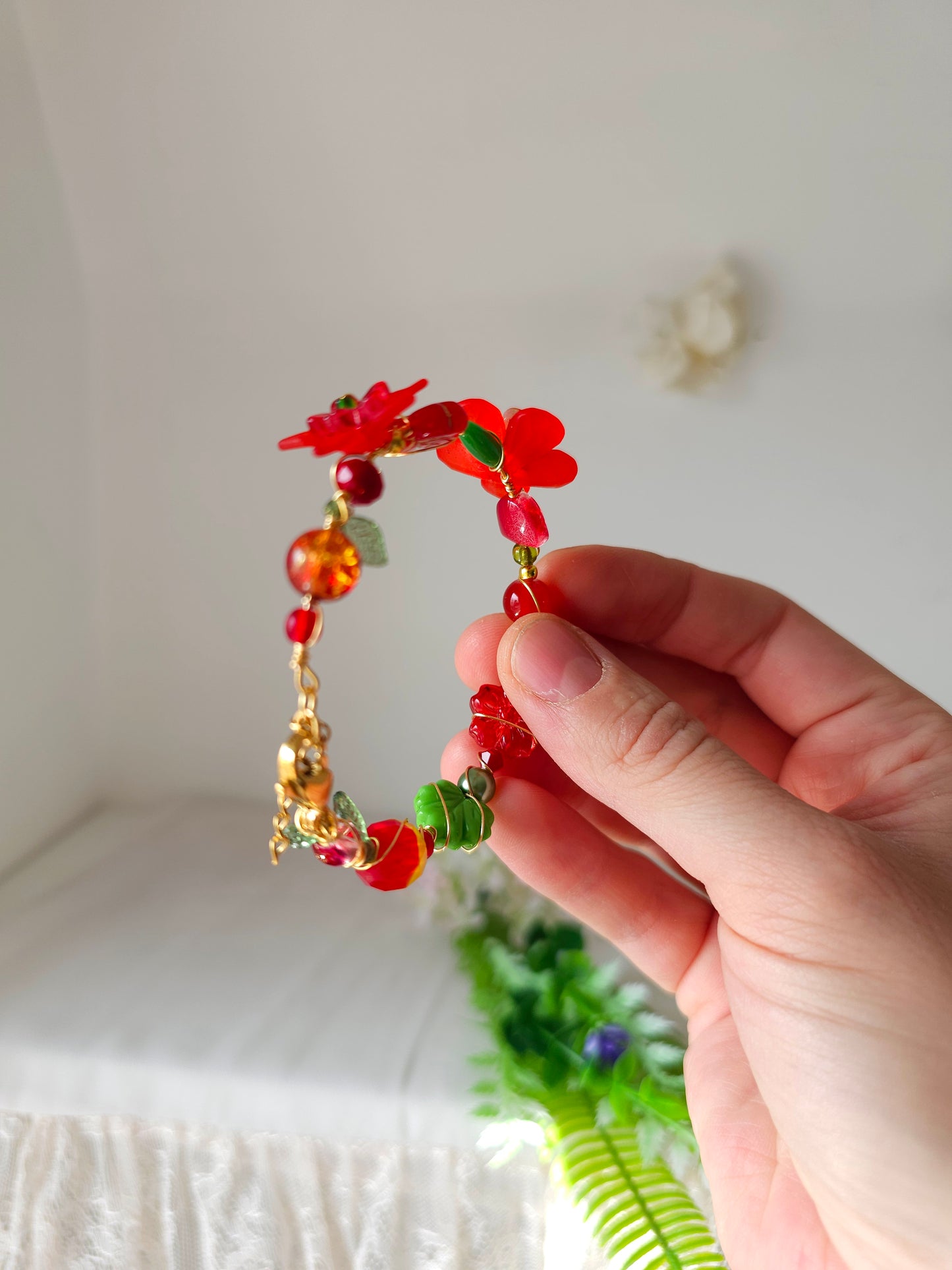 Brățară Florală - Roșu Intens din Livada Fermecată