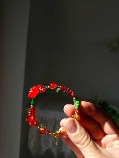 Brățară Florală - Roșu Intens din Livada Fermecată