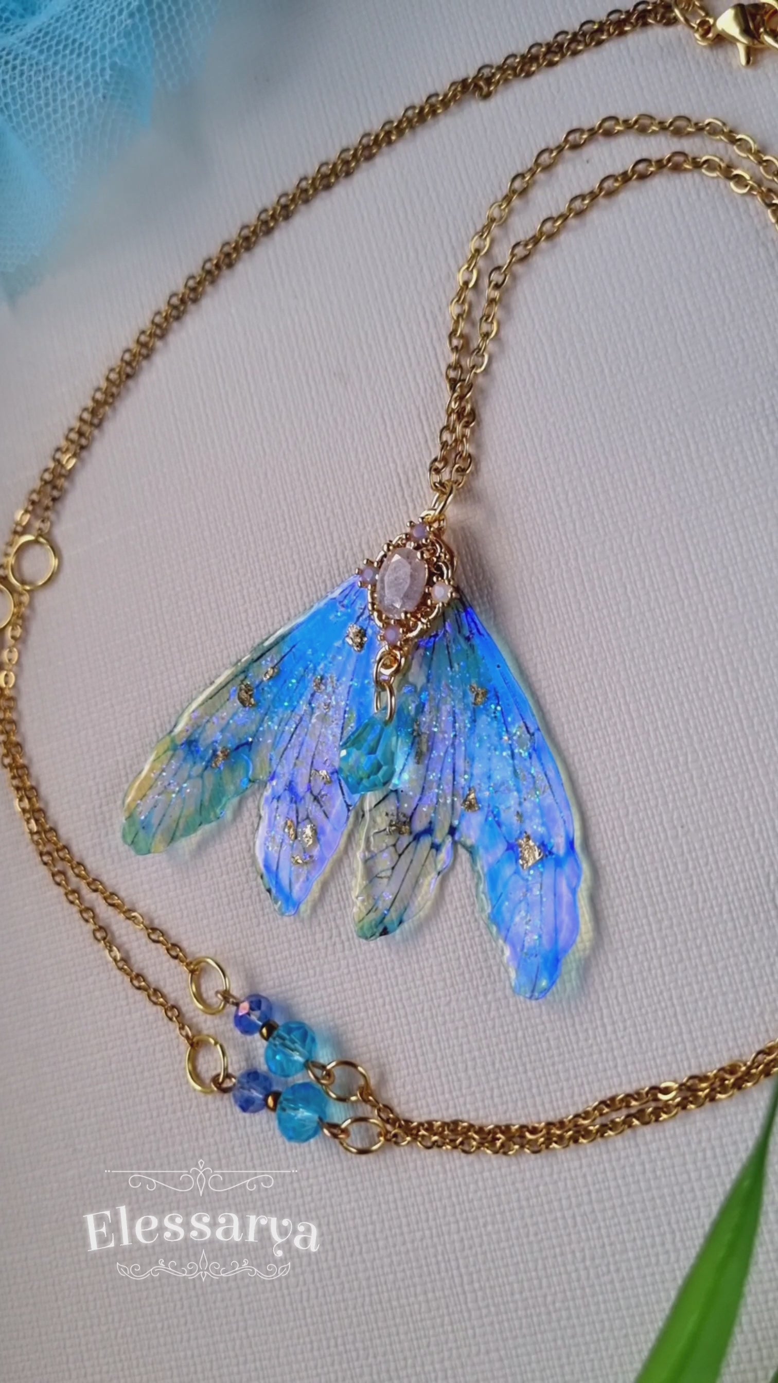 Încarcă clipul video: 