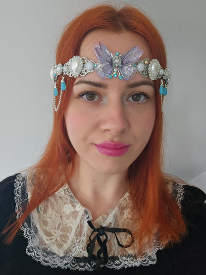 Coroană Regală cu Aripi de Cristal