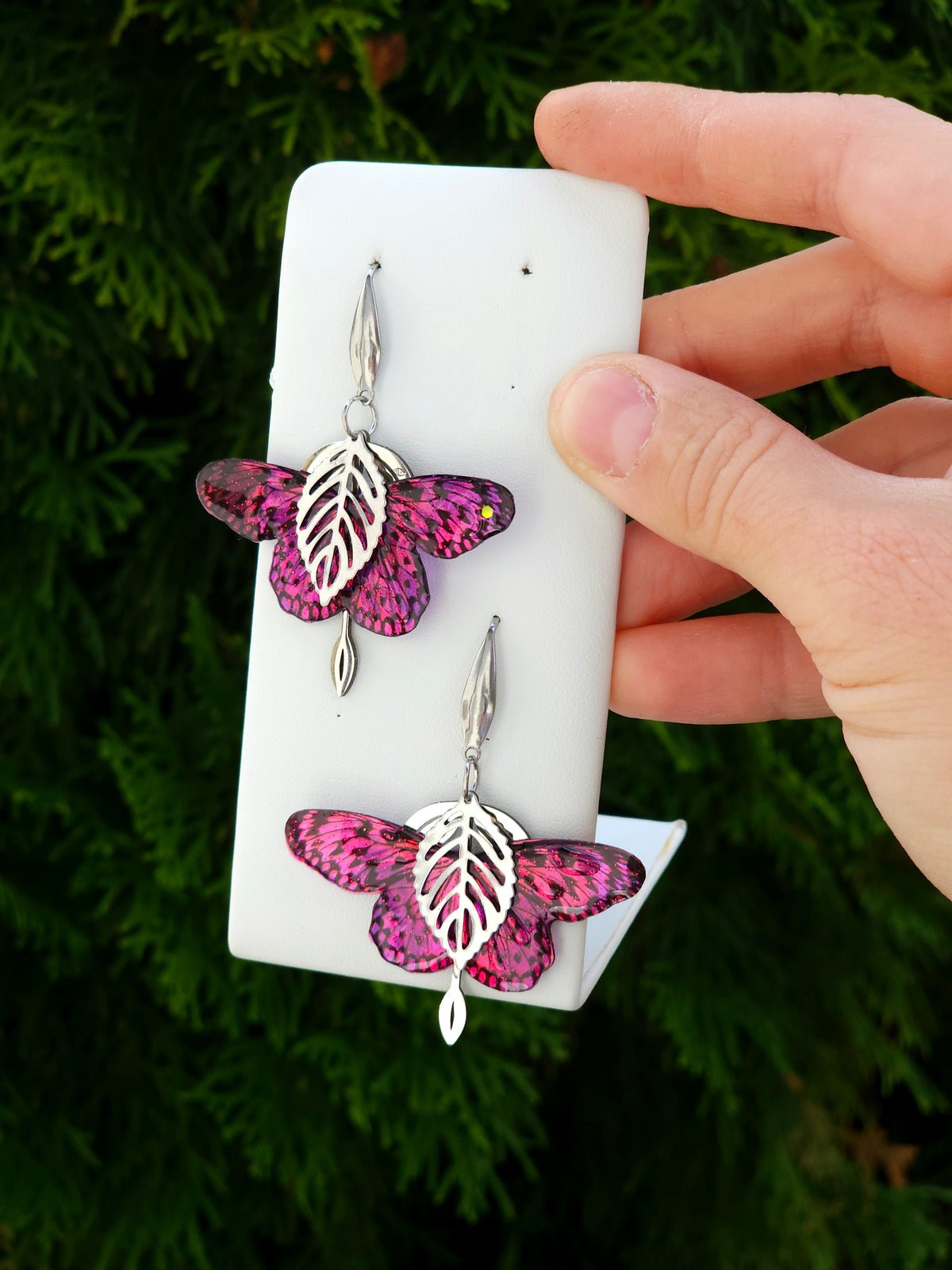 Cercei Aripi de Magenta