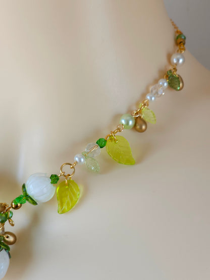 Colier floral "Boboci de Lumină"