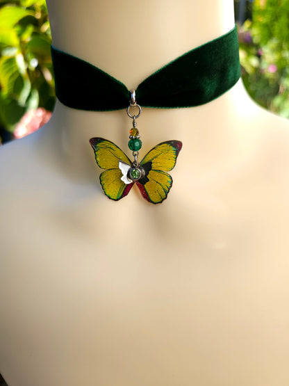 Choker Soare printre Frunze